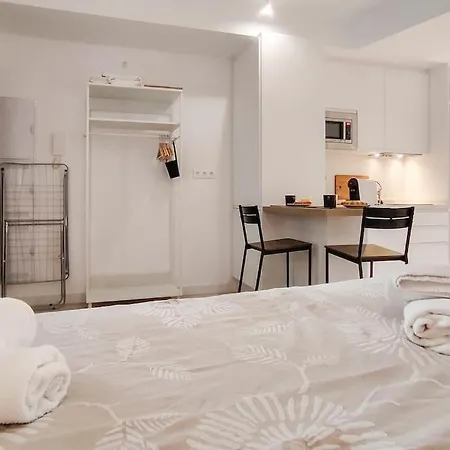 Charming Studio In Center By Sharingco. Daire