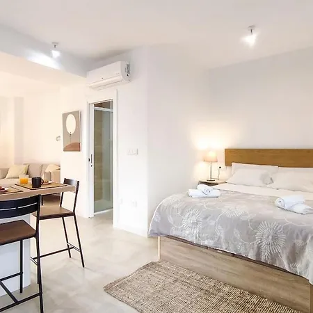 Charming Studio In Center By Sharingco. Málaga