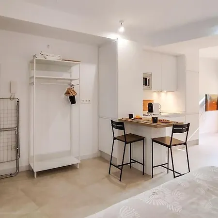 Charming Studio In Center By Sharingco. Daire *